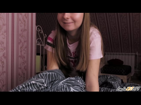 ❤️ Blondie tana tsotsar BFF's dinta sosai kuma ta sami Cum A Bakinta ☑ Ingantacciyar iskanci ☑